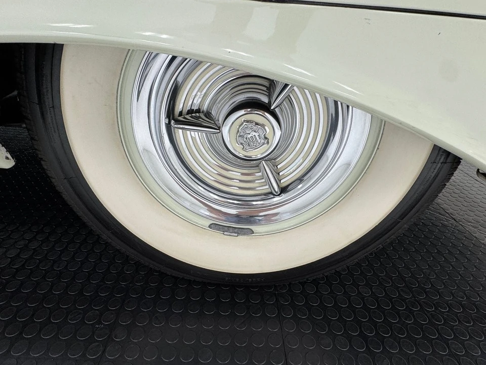 1955 Oldsmobile 88 - Image 20 of 31