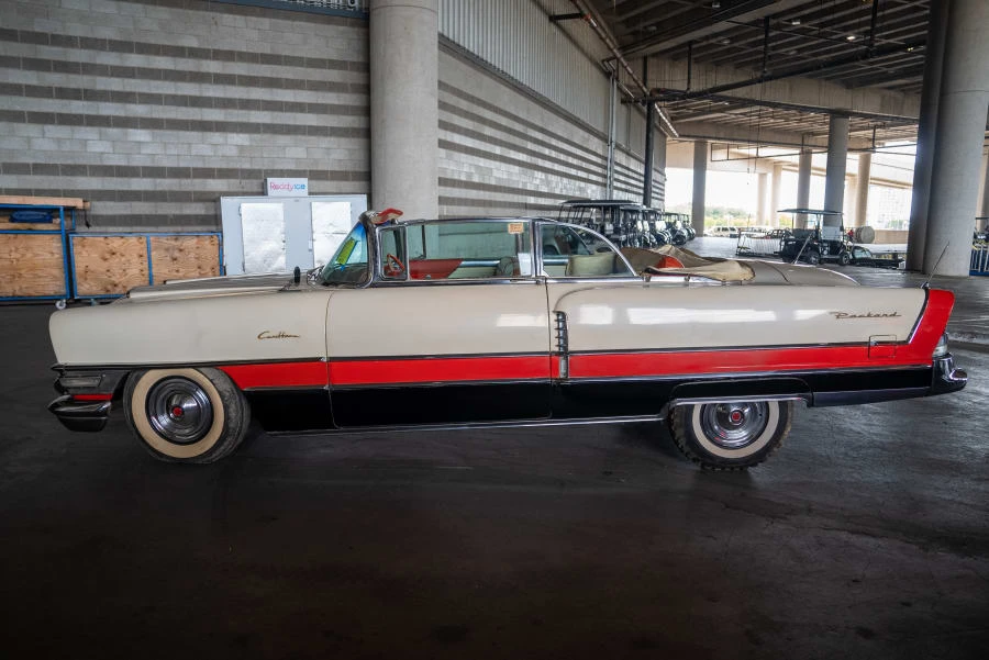 1955 Packard Caribbean - Image 22 of 31