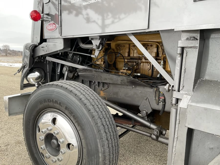 1955 Peterbilt - Image 8 of 16