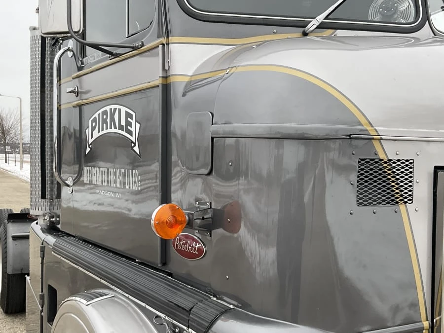 1955 Peterbilt - Image 9 of 16