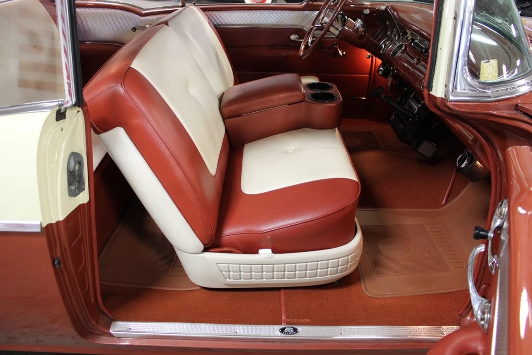 1955 Pontiac Chieftain - Image 14 of 31