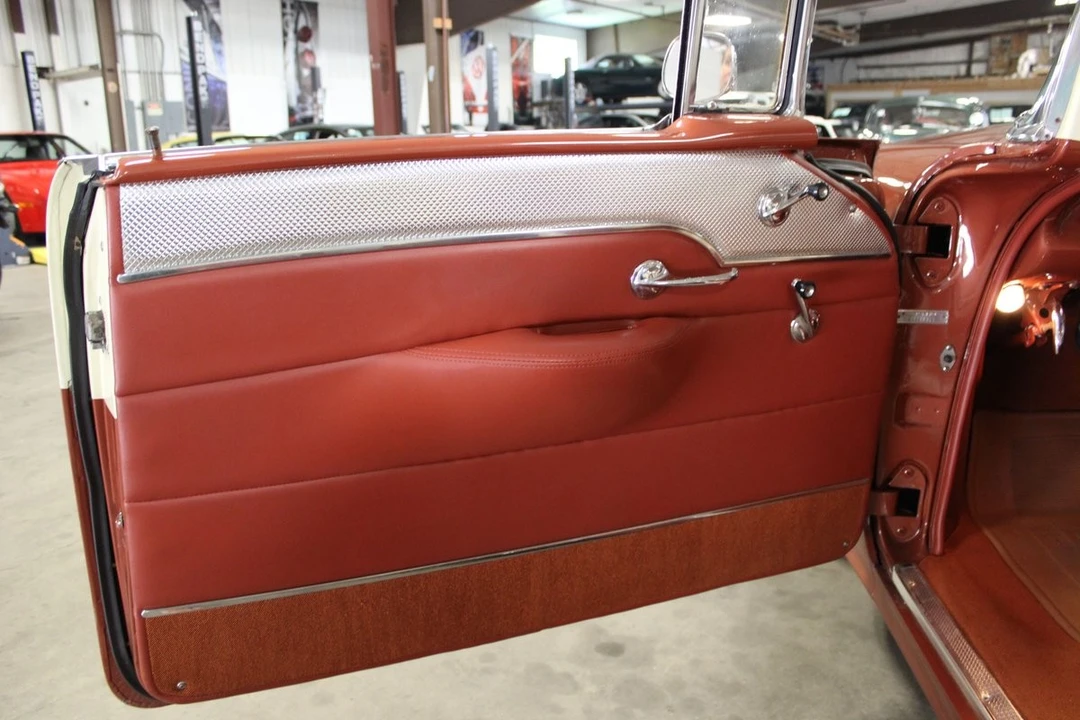 1955 Pontiac Chieftain - Image 20 of 31