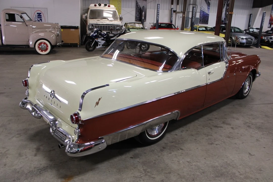 1955 Pontiac Chieftain - Image 10 of 31