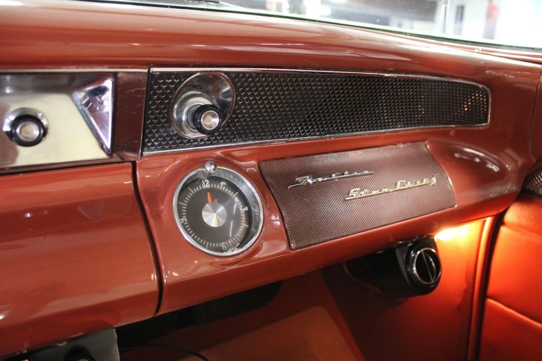 1955 Pontiac Chieftain - Image 23 of 31