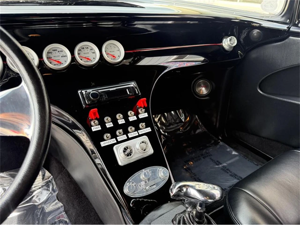 1955 Pontiac Chieftain - Image 22 of 31