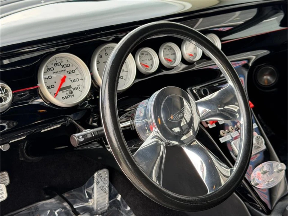 1955 Pontiac Chieftain - Image 25 of 31