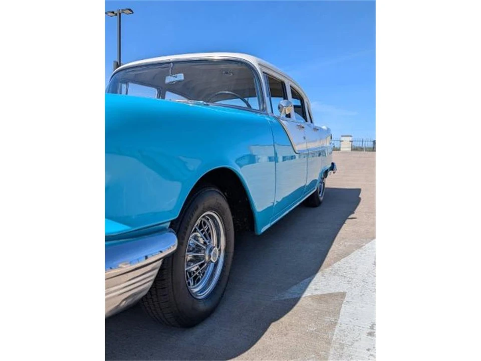 1955 Pontiac Chieftain - Image 9 of 17