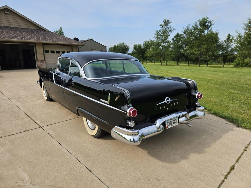 1955 Pontiac Chieftain - Image 8 of 31