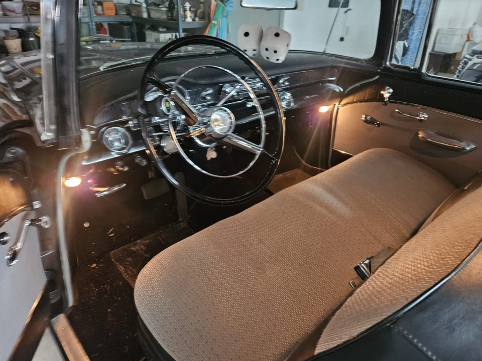 1955 Pontiac Chieftain - Image 30 of 31