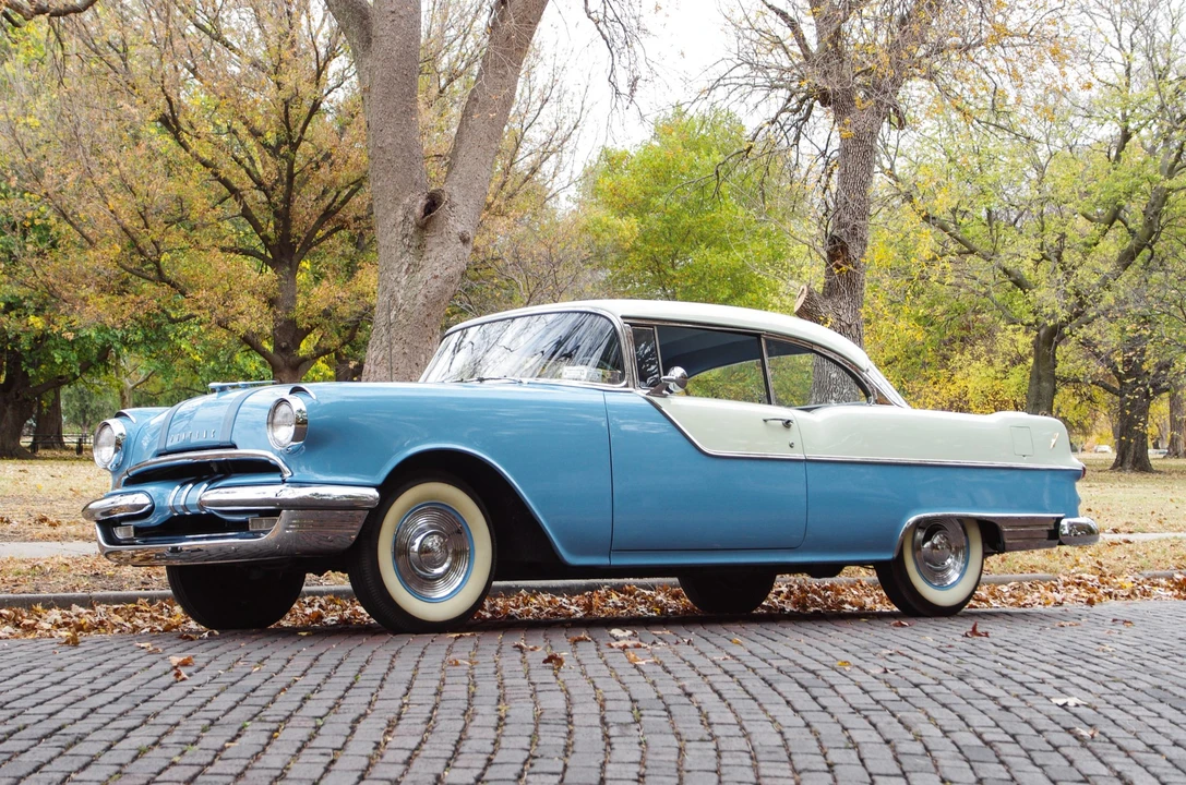 1955 Pontiac Chieftain - Image 7 of 31