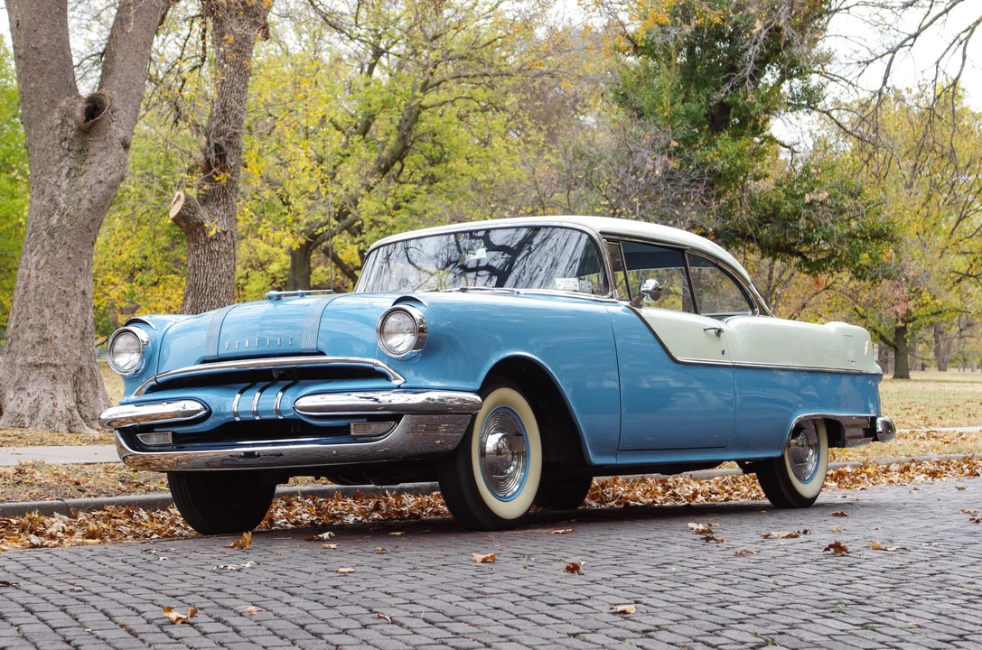 1955 Pontiac Chieftain - Image 4 of 31