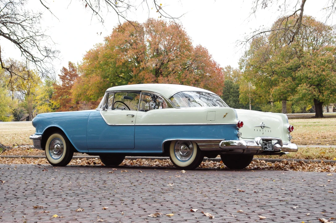 1955 Pontiac Chieftain - Image 10 of 31