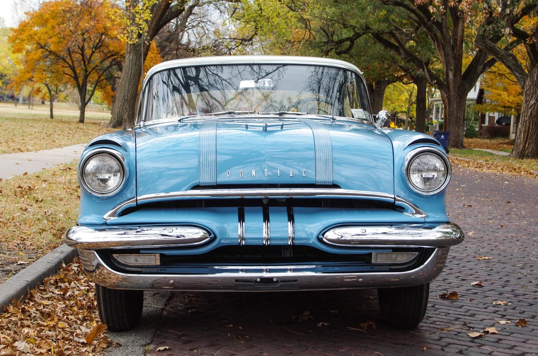 1955 Pontiac Chieftain - Image 24 of 31