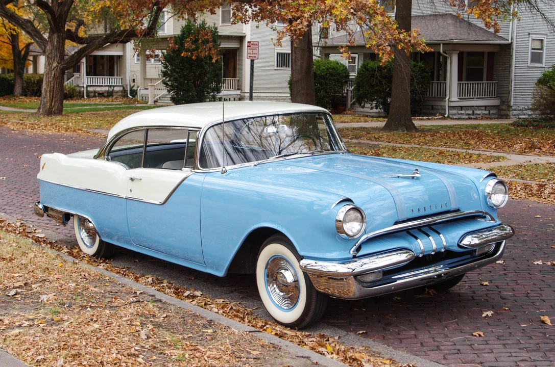 1955 Pontiac Chieftain - Image 23 of 31
