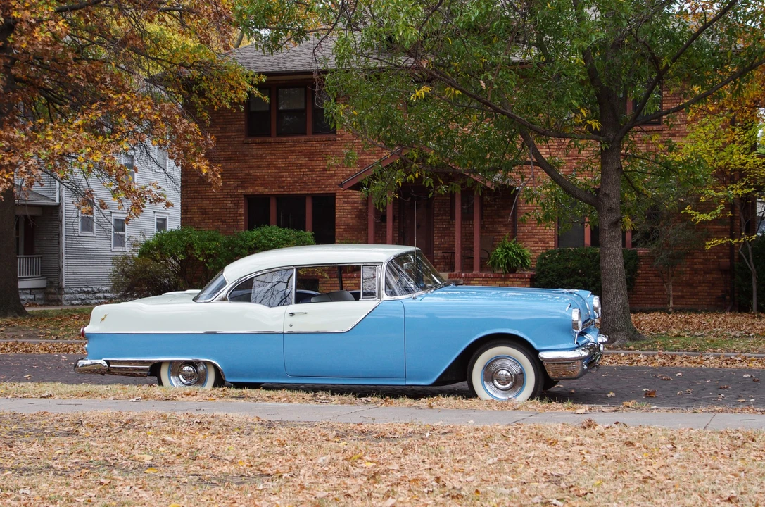 1955 Pontiac Chieftain - Image 20 of 31