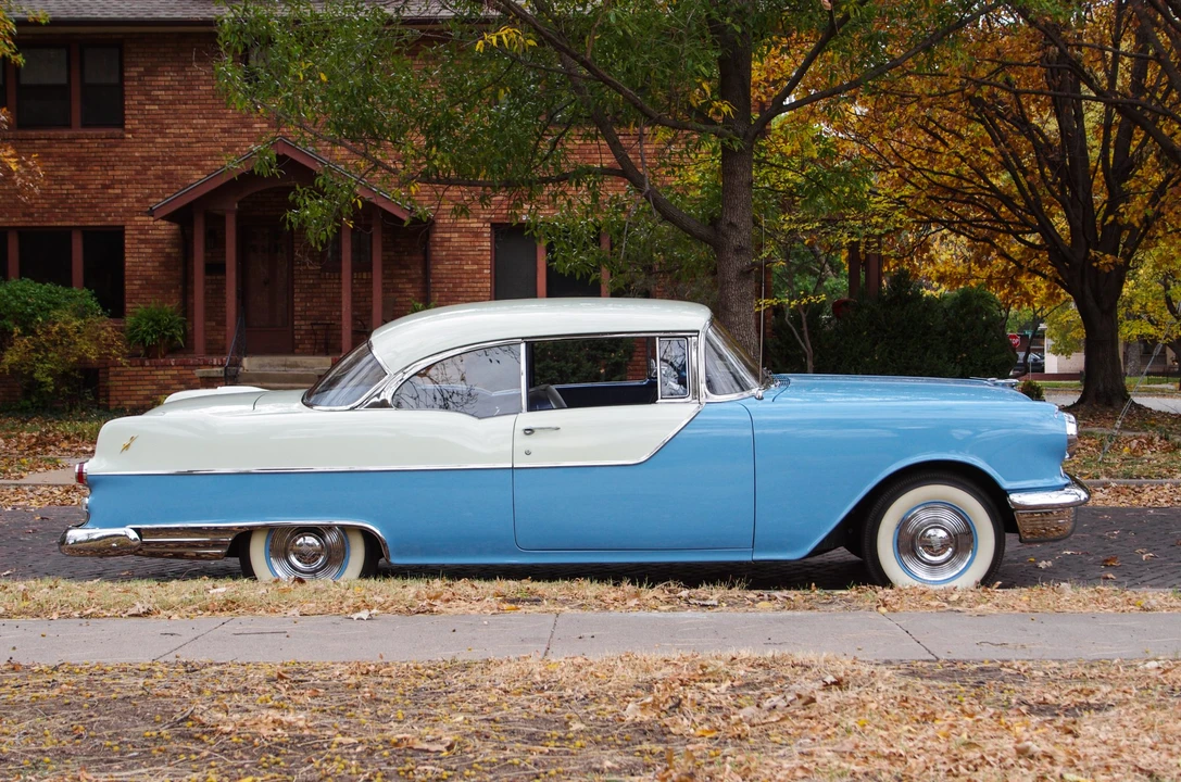 1955 Pontiac Chieftain - Image 19 of 31