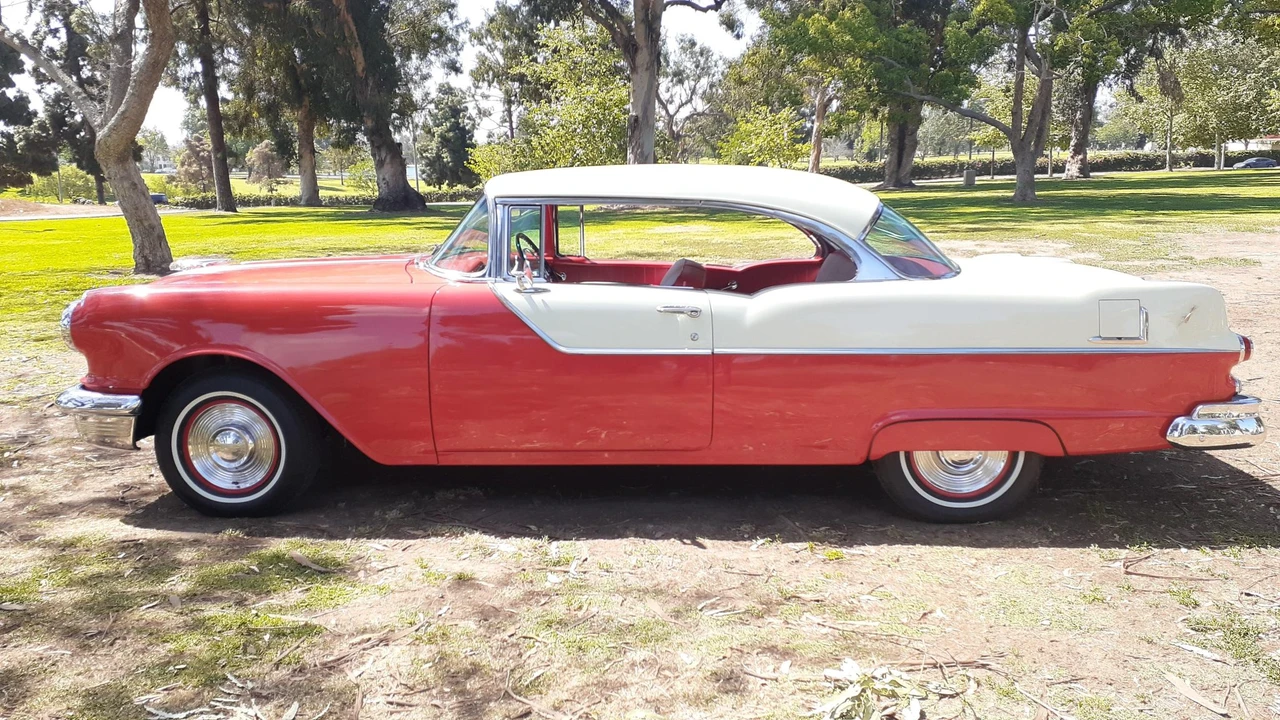 1955 Pontiac Chieftain - Image 14 of 31