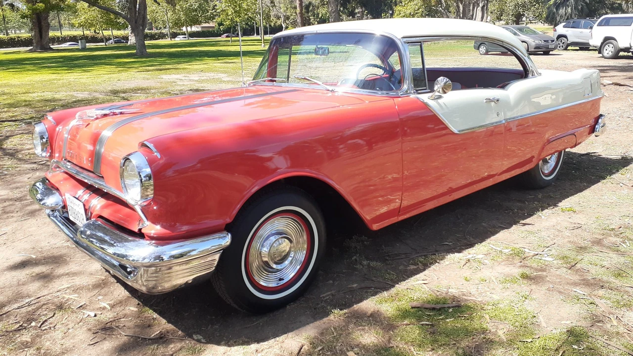 1955 Pontiac Chieftain - Image 15 of 31
