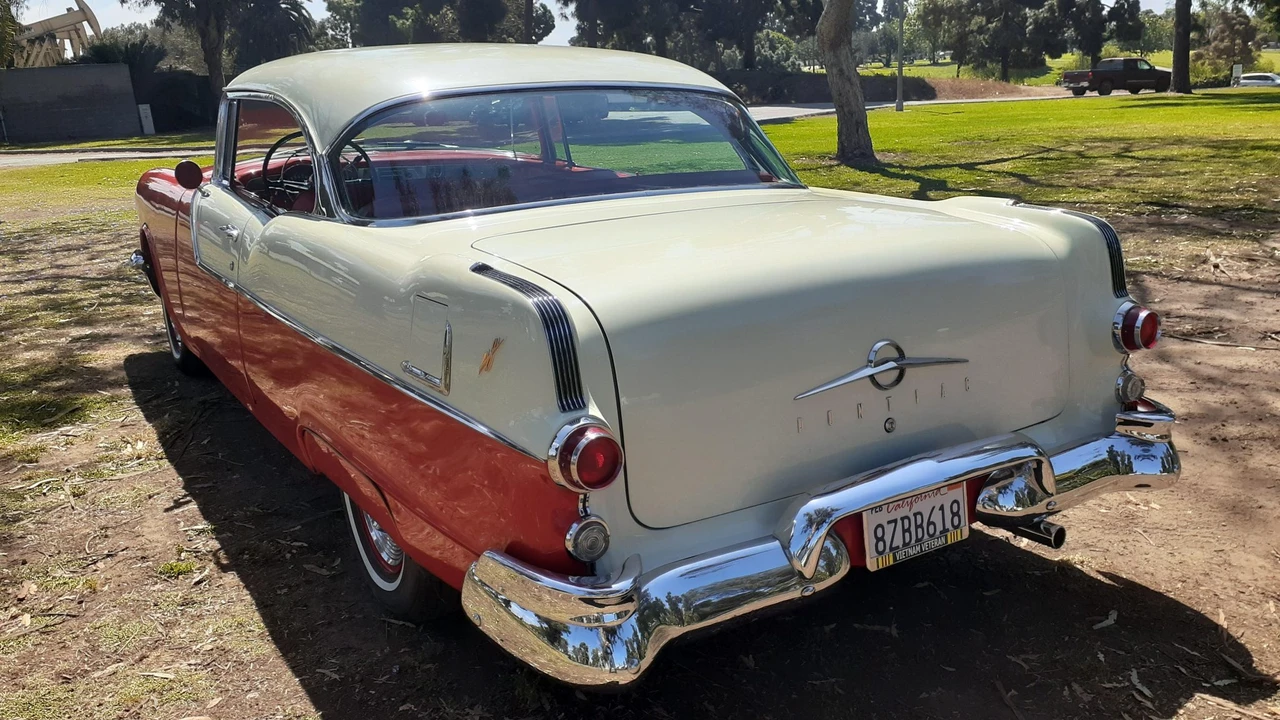 1955 Pontiac Chieftain - Image 11 of 31