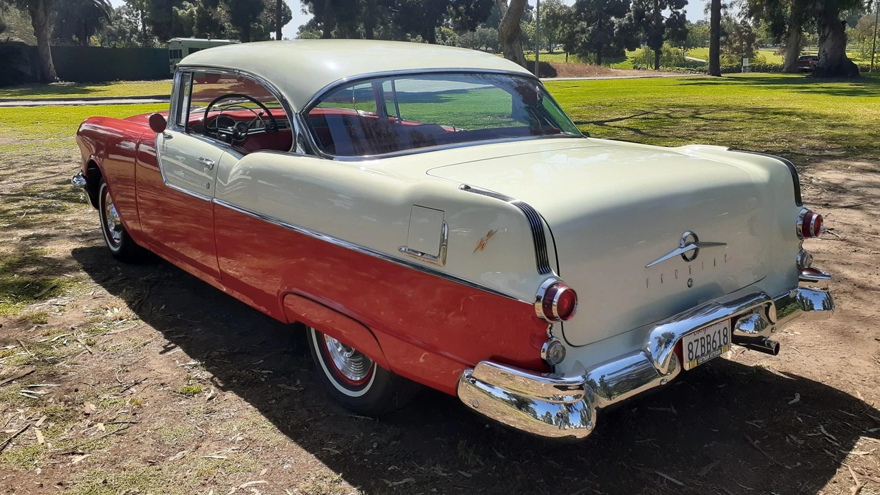 1955 Pontiac Chieftain - Image 12 of 31