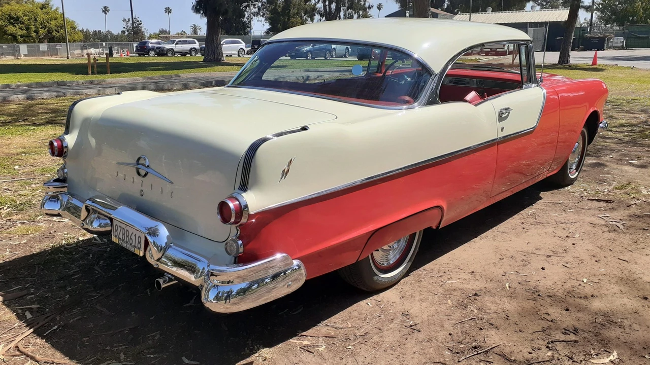 1955 Pontiac Chieftain - Image 7 of 31