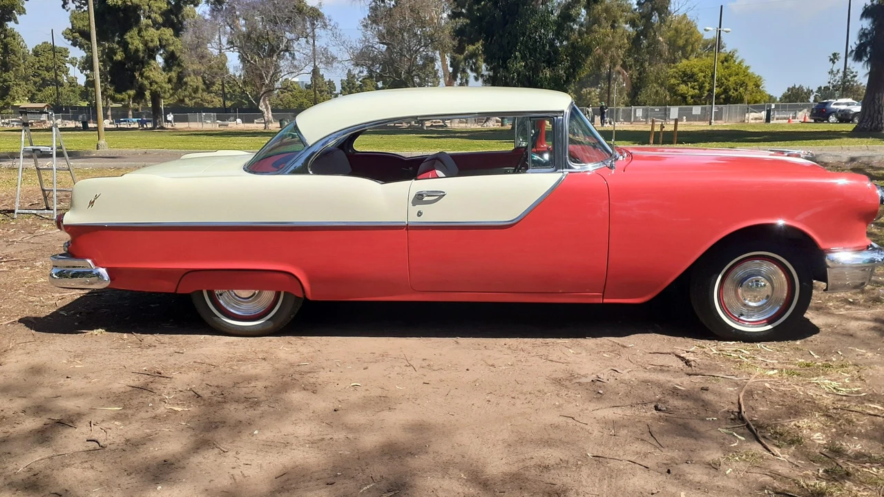 1955 Pontiac Chieftain - Image 6 of 31