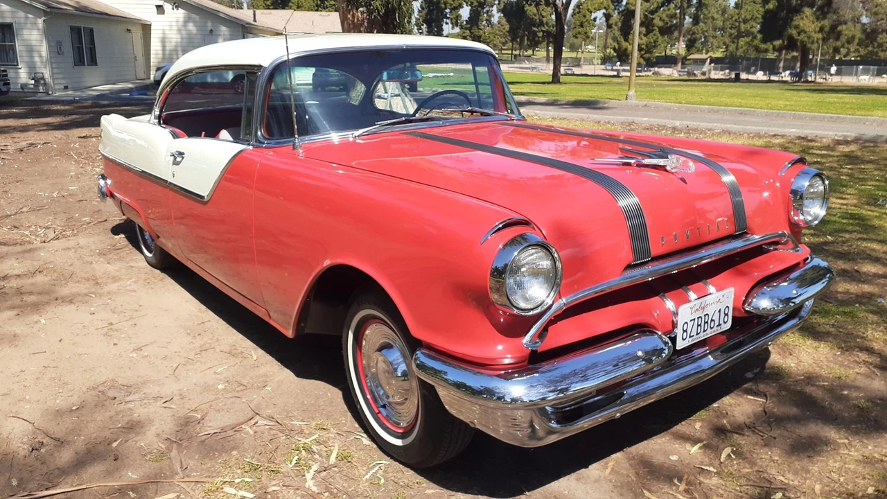 1955 Pontiac Chieftain - Image 2 of 31