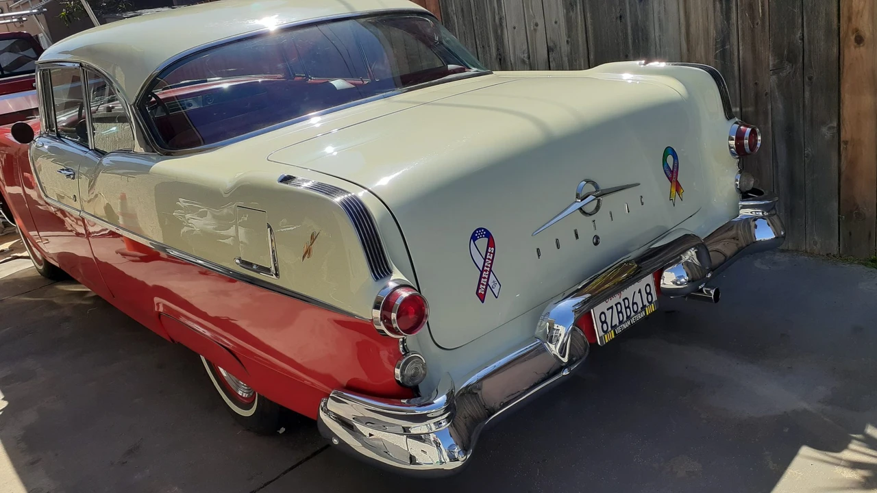 1955 Pontiac Chieftain - Image 28 of 31