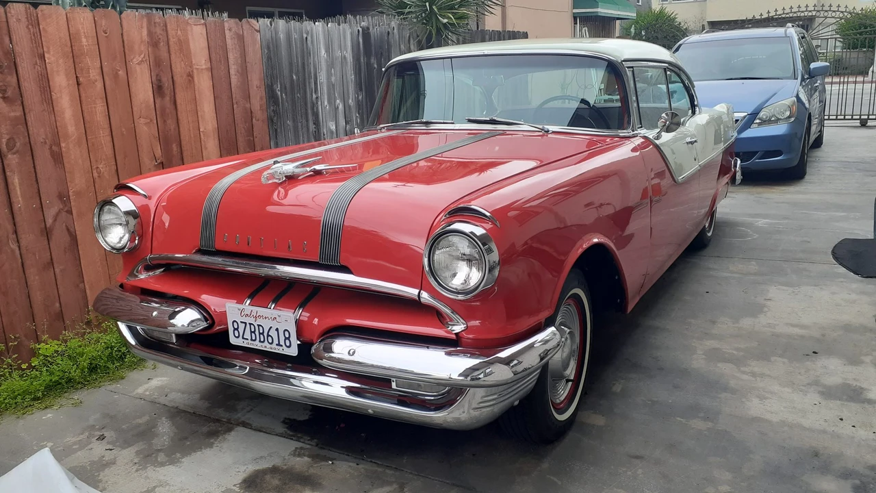1955 Pontiac Chieftain - Image 19 of 31