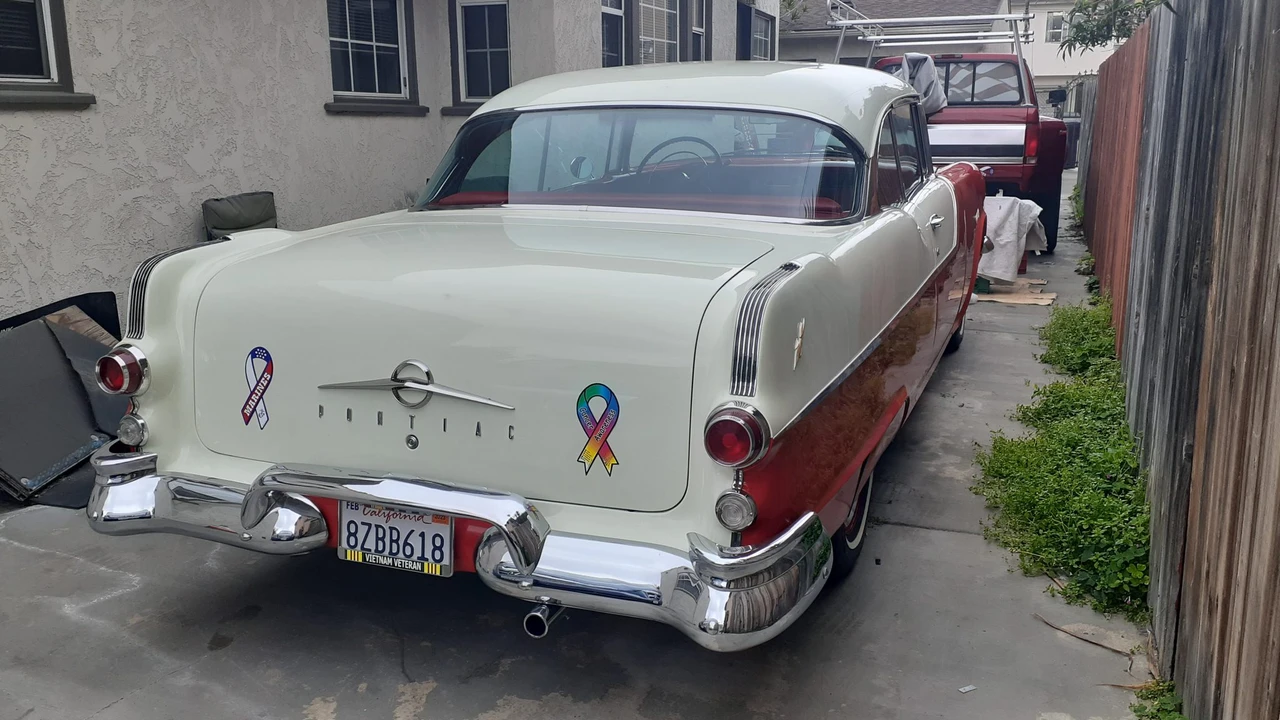1955 Pontiac Chieftain - Image 26 of 31