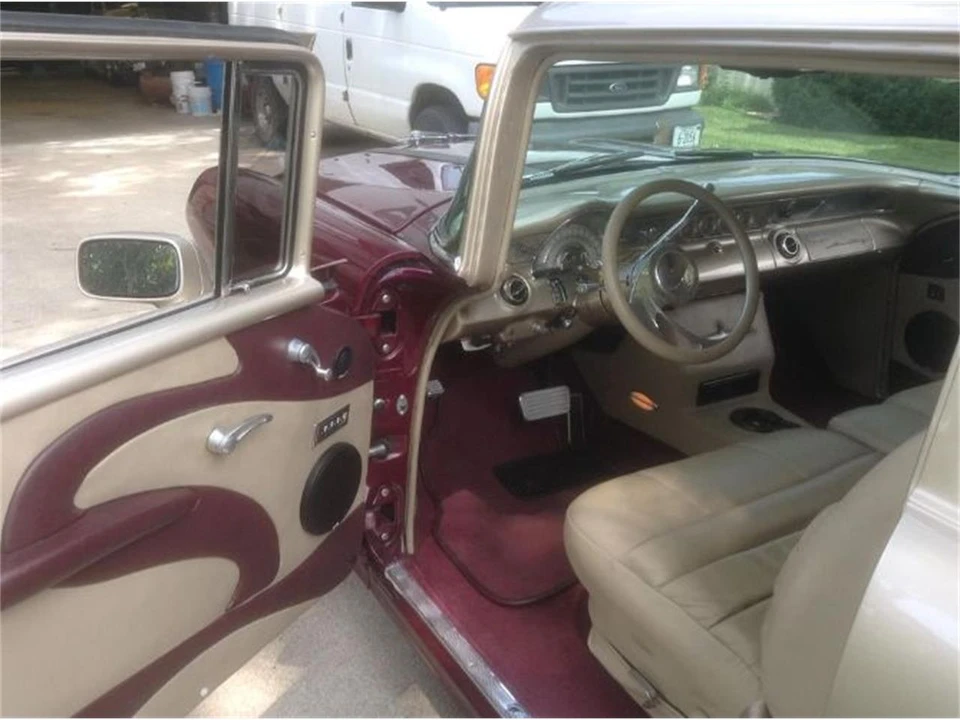 1955 Pontiac Chieftain - Image 7 of 20