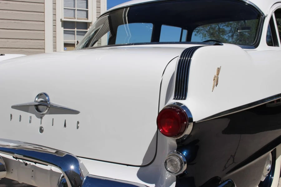 1955 Pontiac Chieftain - Image 8 of 10