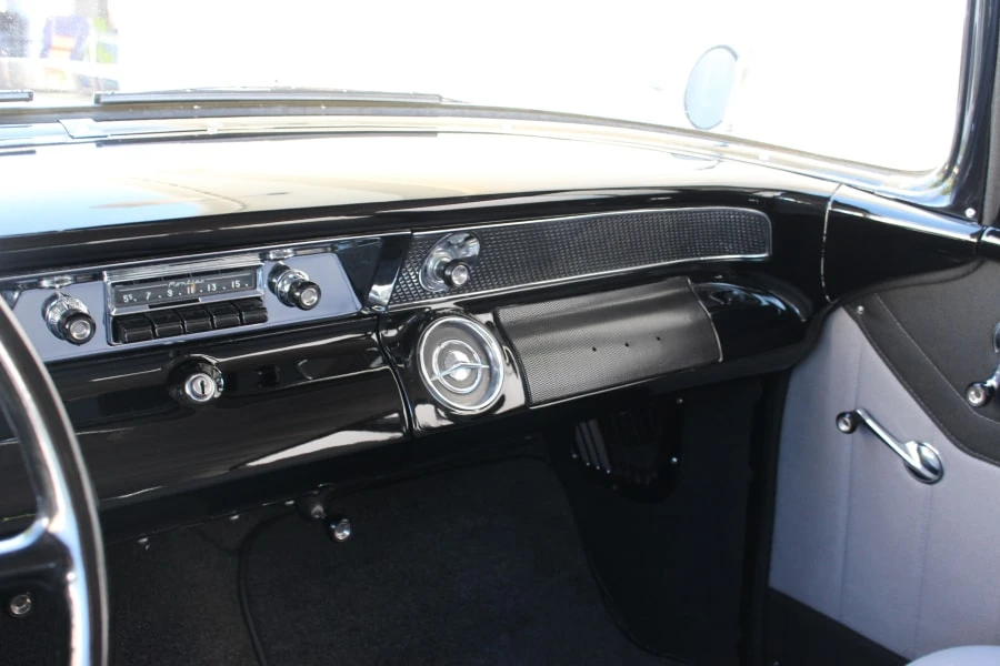 1955 Pontiac Chieftain - Image 4 of 10