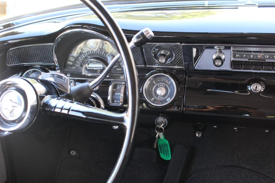 1955 Pontiac Chieftain - Image 3 of 10