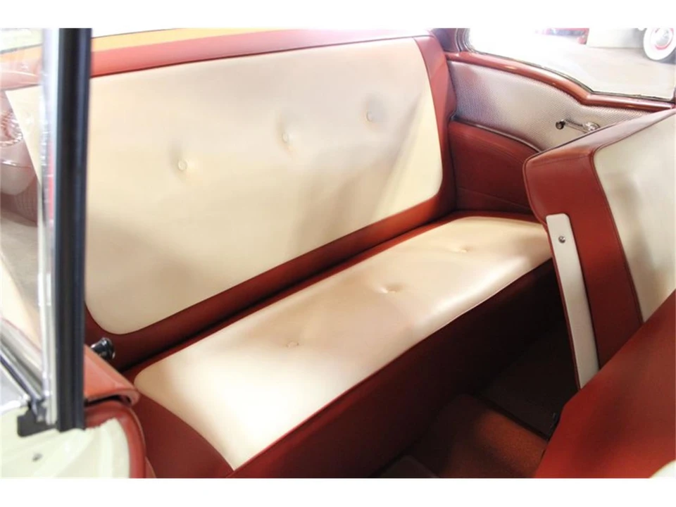 1955 Pontiac Chieftain - Image 28 of 31