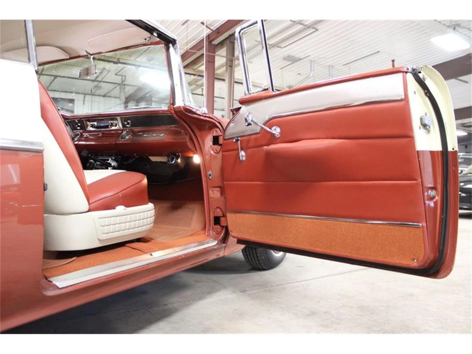 1955 Pontiac Chieftain - Image 24 of 31