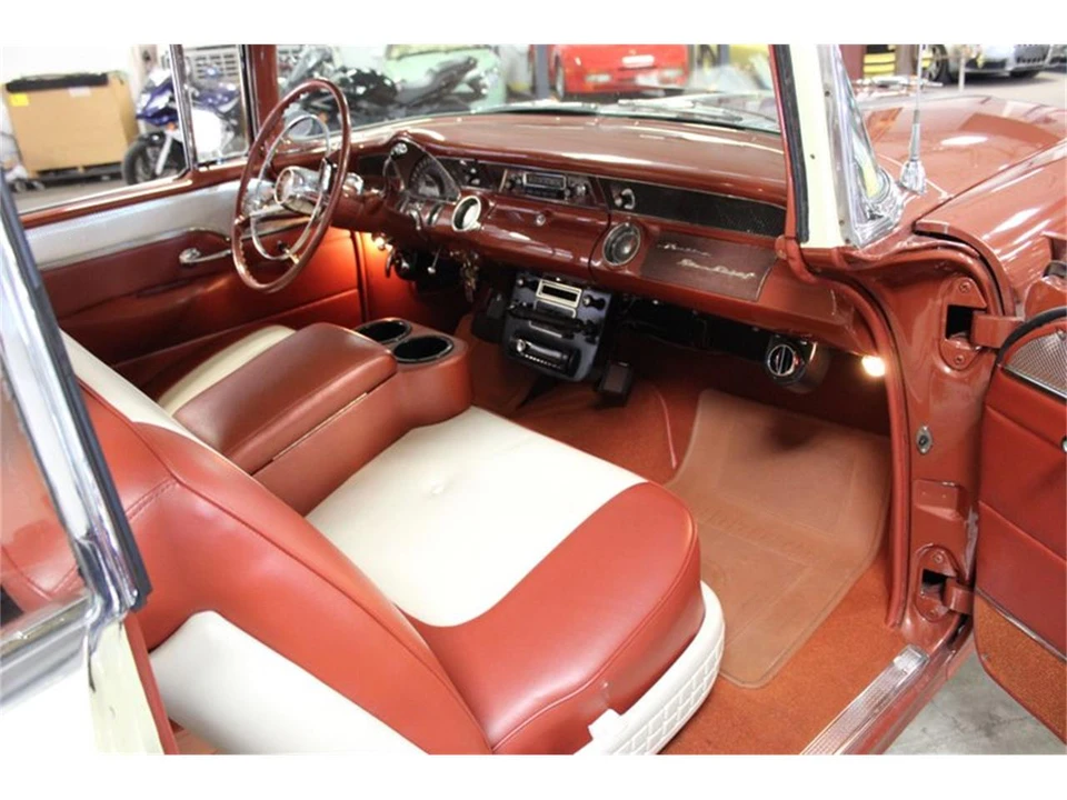 1955 Pontiac Chieftain - Image 27 of 31