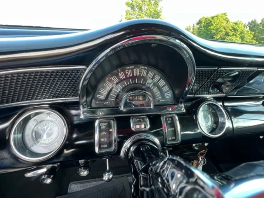 1955 Pontiac Chieftain - Image 10 of 17