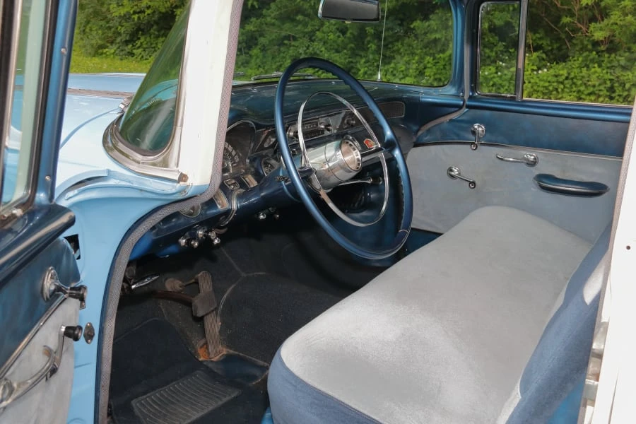 1955 Pontiac Chieftain - Image 24 of 31