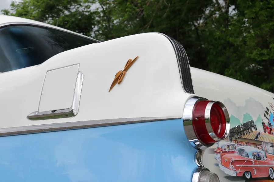 1955 Pontiac Chieftain - Image 16 of 31