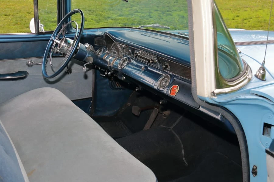 1955 Pontiac Chieftain - Image 23 of 31