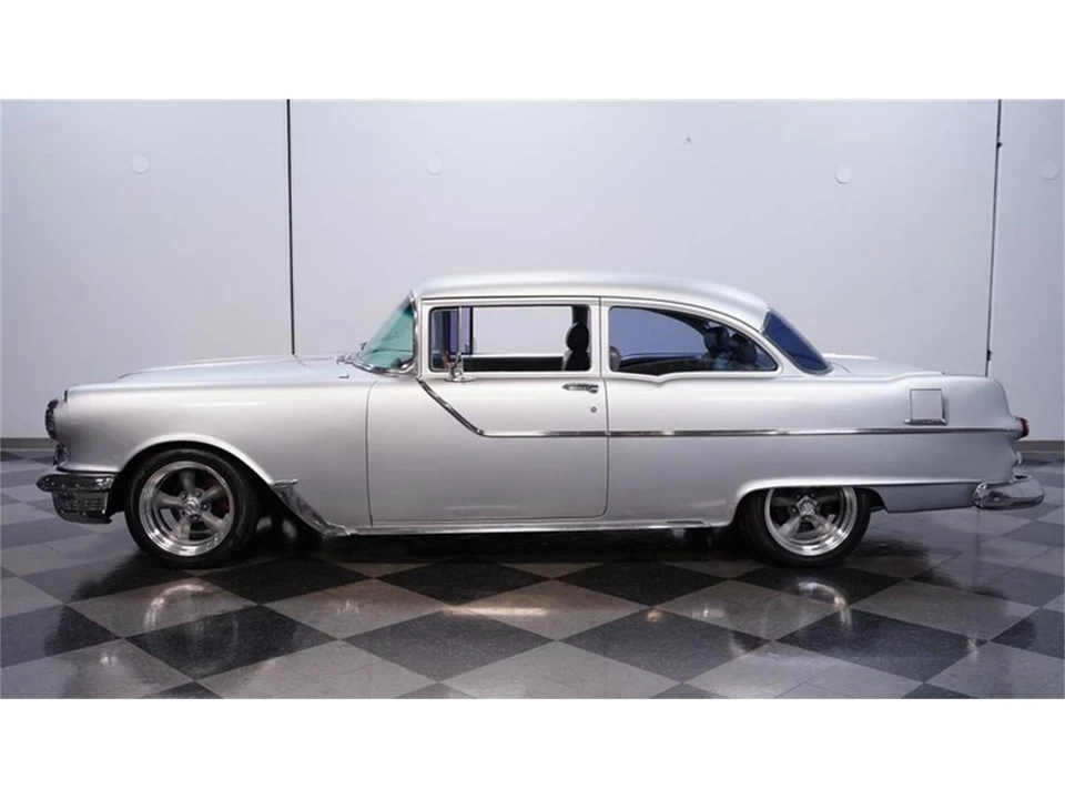 1955 Pontiac Chieftain - Image 2 of 31