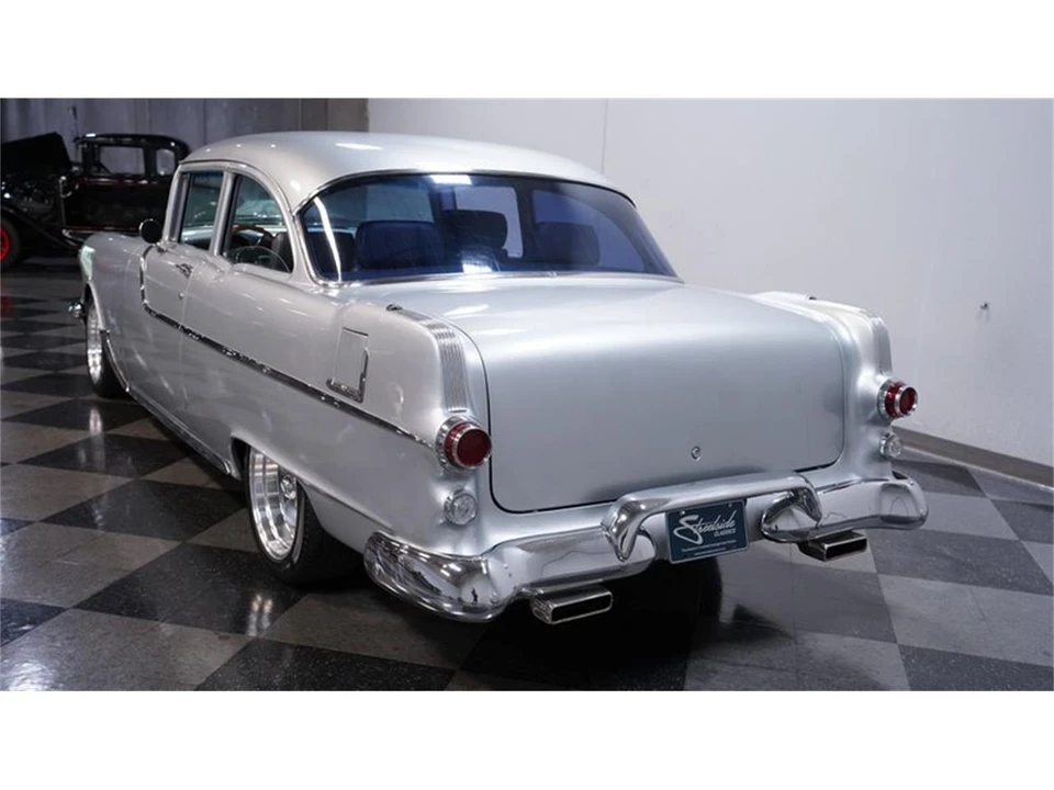 1955 Pontiac Chieftain - Image 9 of 31