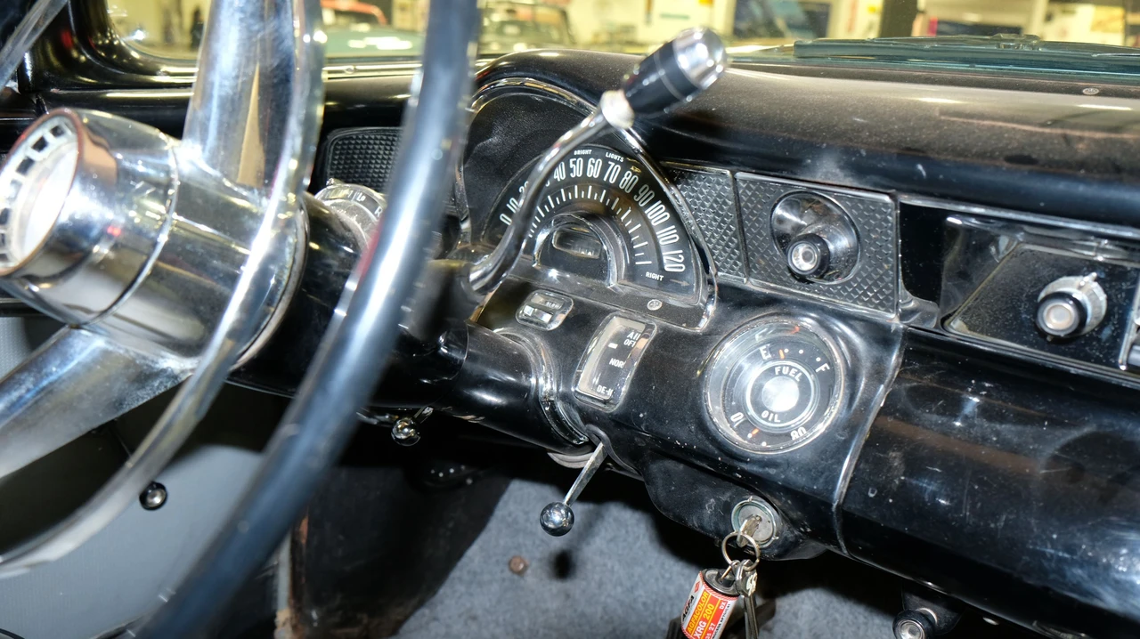 1955 Pontiac Chieftain - Image 11 of 18