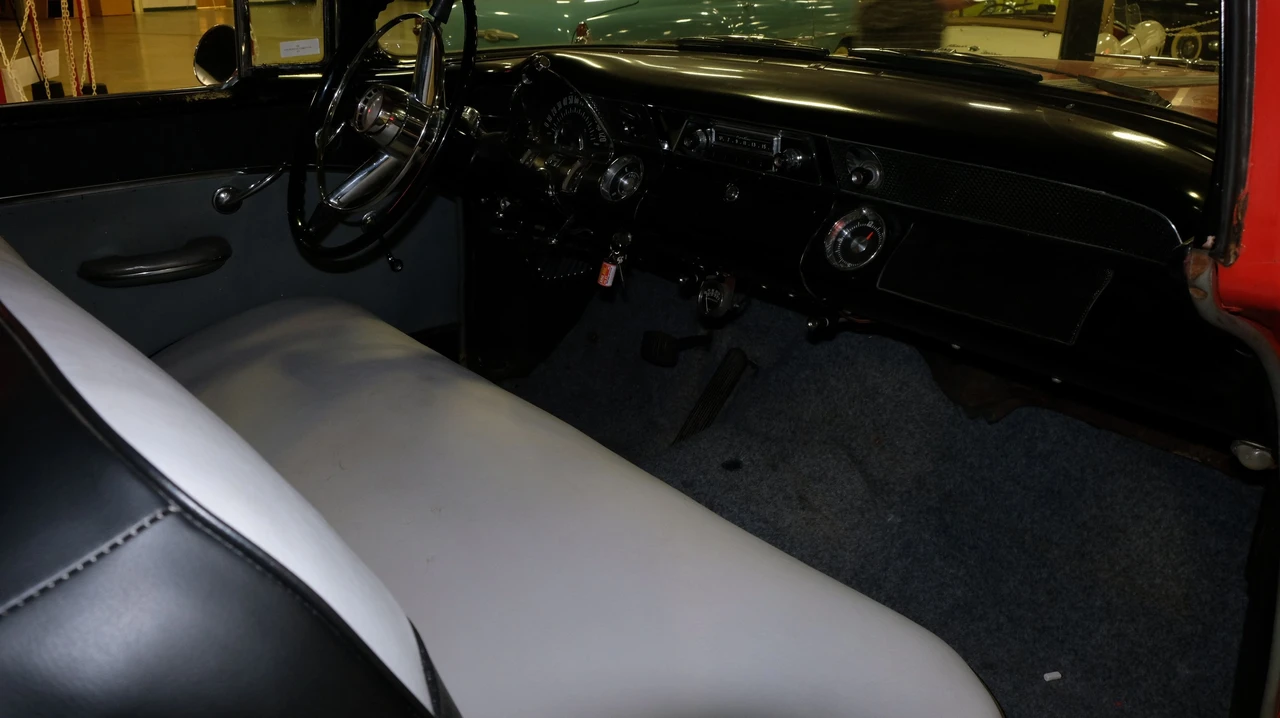 1955 Pontiac Chieftain - Image 12 of 18