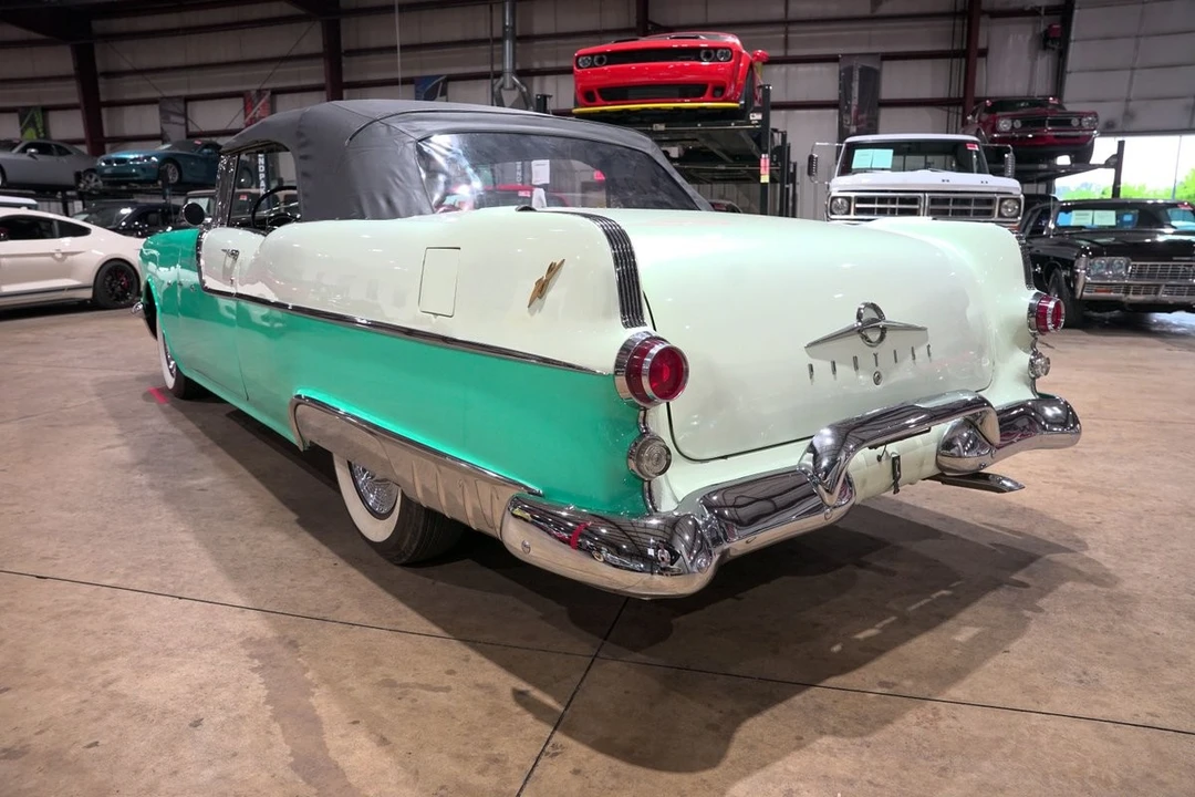 1955 Pontiac Star Chief - Image 22 of 31