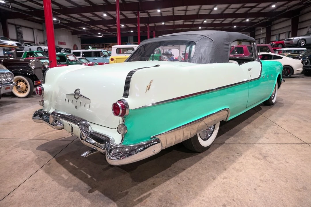 1955 Pontiac Star Chief - Image 24 of 31