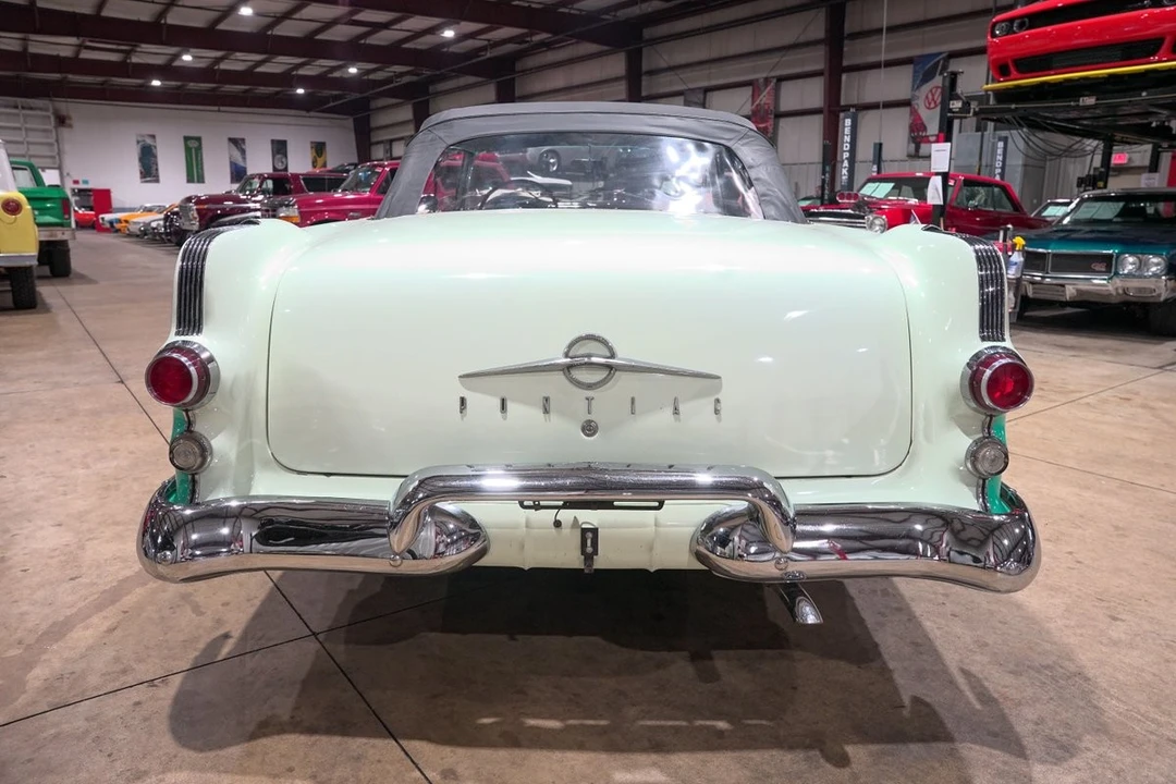 1955 Pontiac Star Chief - Image 23 of 31