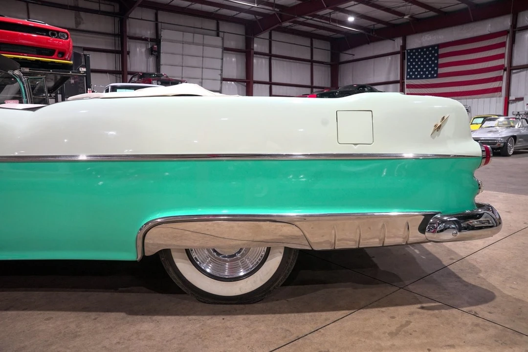 1955 Pontiac Star Chief - Image 5 of 31