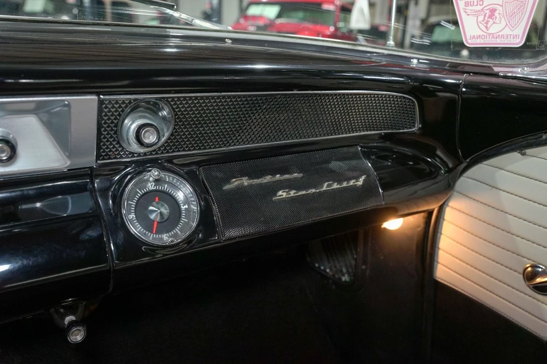 1955 Pontiac Star Chief - Image 20 of 31